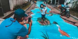 Mengintip Warna-Warni Mural 3D di Jalanan Cilandak, Keren!