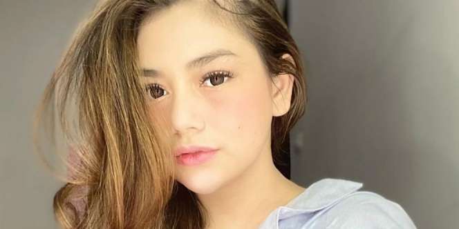 Jadi Ibu 4 Anak, Gaya Celine Evangelista Pakai Baju Tidur Bikin Riuh