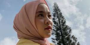 Pamer Wajah Polos, Cantiknya Nissa Sabyan Pakai Hijab Bergo