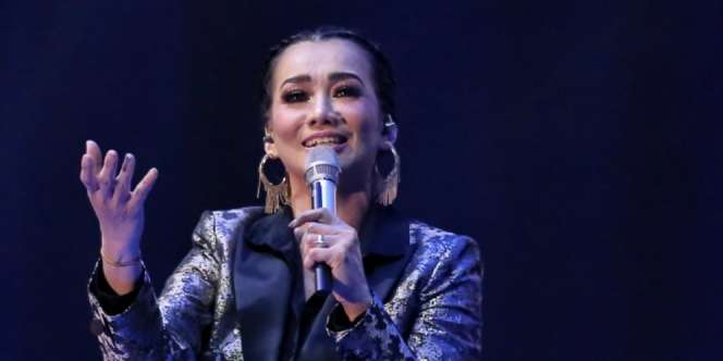 Joget TikTok Terakhir Reza Artamevia, Ikatan Karet di Baju Bikin Salfok