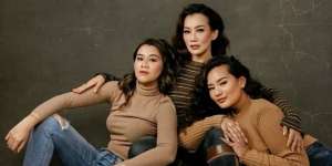 5 Potret Hangat Reza Artamevia & 2 Putrinya, Kayak Kakak-Adik!