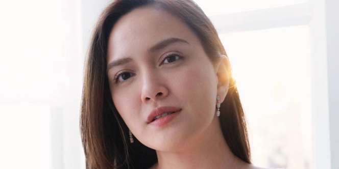 Asyik Berenang dengan Sang Putri, Tubuh Shandy Aulia Disorot