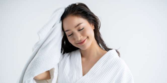 4 Masker Rambut Alami yang Bisa Membuat Rambut Berkilau