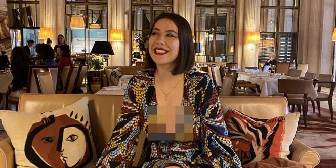 Wanita Cantik Ini Dilarang Masuk Museum karena Berpakaian Terlalu Seksi