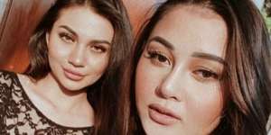 Foto Close-up Ariel Tatum dan Mutia Ayu, Kok Kaya Kembar?