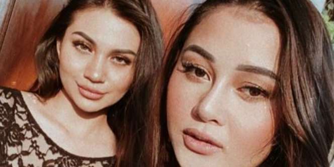 Foto Close-up Ariel Tatum dan Mutia Ayu, Kok Kaya Kembar?