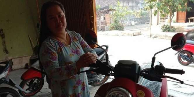 Tunaikan Nazar, Wanita Ini Beli Motor Pakai Uang Koin Segalon