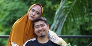 Ustad Solmed Punya Obat Corona, April Jasmine: `Kok Pete Sih?`