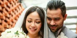 So Sweet! 3 Foto Pernikahan Chef Marinka dan Suami Bule