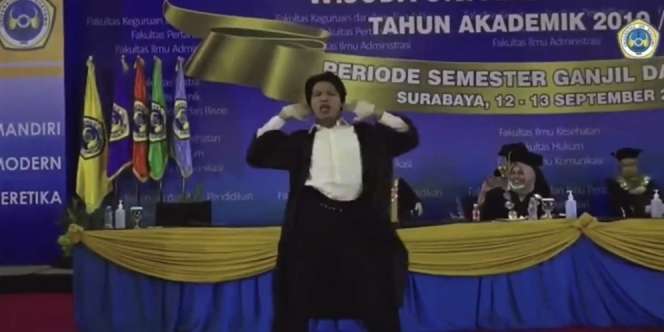 Heboh Mahasiswa Joget Blackpink Saat Wisuda, Penampilan Gokilnya Bikin Ngakak