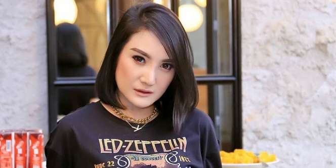 Mengaku Bagian Tubuh Sudah Kendur, Intip Potret Kiki Amalia yang Tetap Menawan