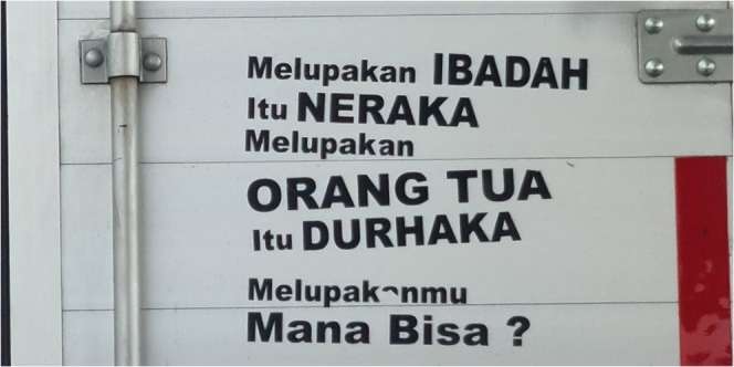 15 Tulisan Kocak di Bak Mobil Box yang Bikin Ngakak