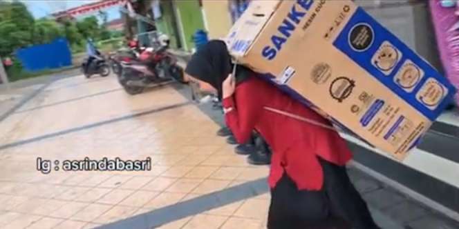 Viral Wanita Pekerja Perkasa, Kerja 12 Jam Panggul Mesin Cuci hingga Furnitur