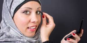 Tips Membuat Smokey Eyes untuk Berbagai Bentuk Mata