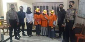 3 Emak-Emak Jadi Tersangka Pengguntingan Bendera Merah Putih, Ini Motifnya