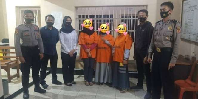 3 Emak-Emak Jadi Tersangka Pengguntingan Bendera Merah Putih, Ini Motifnya