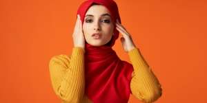 Tips Mengatasi Masalah Rambut yang Kasar dan Susah Diatur di Balik Hijab