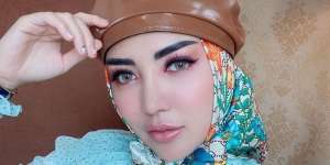 Face Shield dan Beret Hat, Gaya Modis Bella Shofie Rayakan Ulang Tahun Anak