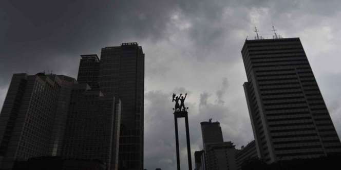 Cuaca Jakarta: Hujan Lebat Disertai Angin Kencang