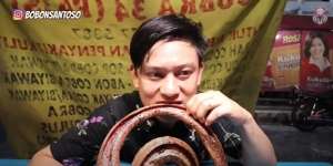 Youtuber Santap Kuliner Ekstrem, Panji Petualang Bisa Nangis