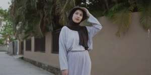Inspirasi Padu Padan Pleated Skirt Agar Nyaman dan Elegan