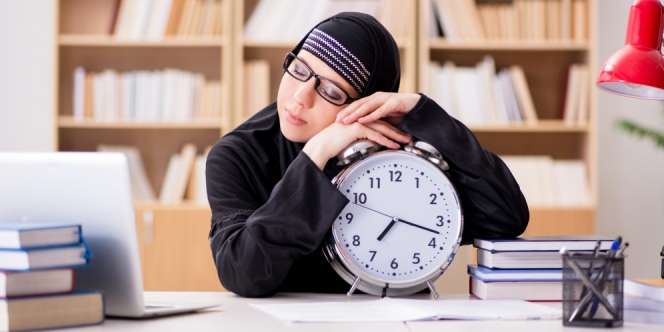 Tidur Lebih Cepat Bisa Mempermudah Turunkan Berat Badan