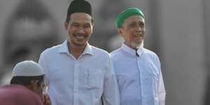 Ustaz Yusuf Mansur Kaget Lihat Isi Kitab Gus Baha