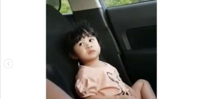 Ayah Nyanyi Lagu 'Sebatang Pohon', Reaksi Sang Anak Bikin Gemas