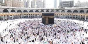 Umroh Dibuka Bertahap, Jemaah Dapat Waktu Maksimal 3 Jam Sehari