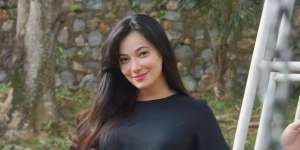 Perut Makin Besar, Gaya Modis Asmirandah dengan Outfit Hamil