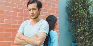 7 Alasan Pria Enggan Berkomitmen