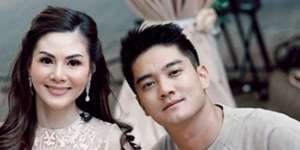 Sempat Dikira Pacar, Paras Calon Mertua Boy William Ini Memang Awet Muda Banget!