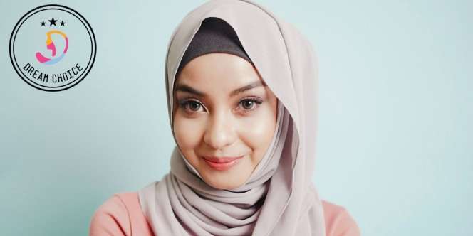 Tanpa Perlu ke Salon, Jaga Kesegaran Rambut Berhijab Ternyata Gampang Banget