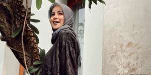 Olla Ramlan Tenteng Tas Seharga 6 Rumah