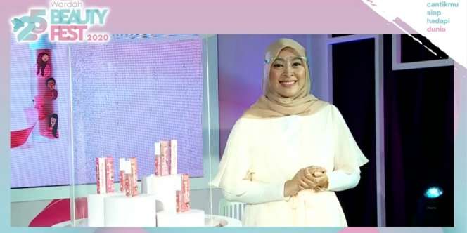 Tingkatkan Kesadaran Bahaya Kanker, Wardah Hadirkan Kampanye #OnePinkOneHope