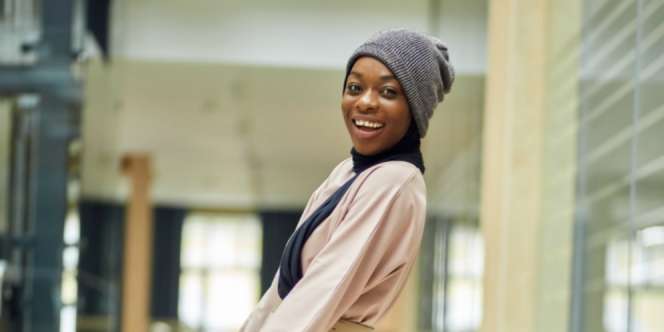 4 Inspirasi Gaya Hijaber Menggunakan Knitwear