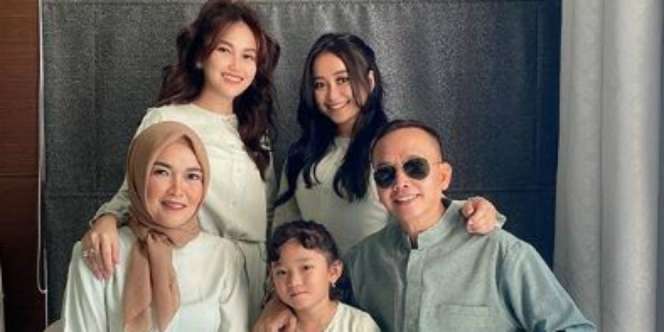 Ayah Rozak Tak Pernah Ambil Gaji PNS Sejak Karier Ayu Ting Ting Meroket