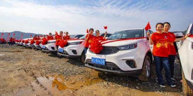 Cuan Capai Target, 4.116 Pegawai Pabrik Baja Dapat Mobil Baru