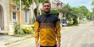 Temukan Makna Islam, 5 Seleb Pria Ini Memutuskan Jadi Mualaf