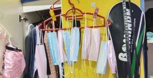 Aksi Gadis Cuci Ulang dan Jemur Masker Sekali Pakai Bikin Iba Netizen