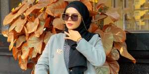 Tetap Kreatif Selama di Rumah, Desainer Hijab Vivi Zubedi Lahirkan 'VZ Home'
