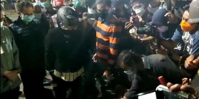 Walikota Risma Amuk Demonstran Rusuh di Surabaya: Kenapa Kamu Hancurkan Kotaku?