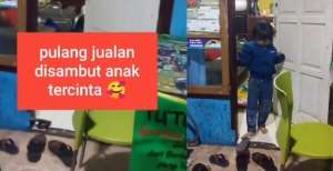 Terharu! Anak Nantikan Ayah Ojol Pulang Cuma Ditemani Lihat Kereta Melintas