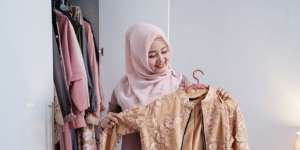 4 Tips dan Trik Menyimpan Pakaian untuk Musim Panas dan Hujan