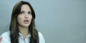 Tampil Seksi Bersama Pria Lain, Nia Ramadhani Jadi Omongan