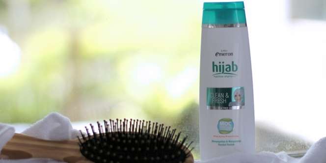 2 Minggu Mencoba Emeron Hijab Shampoo Clean & Fresh, Ternyata Ini Hasilnya