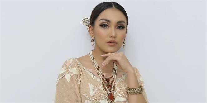 Kata Ayu Ting Ting Soal Kabar Sudah Resmi Tunangan