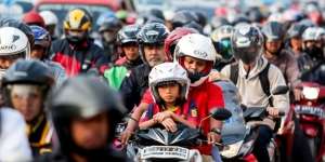 Mengapa Pandangan Harus Jauh ke Depan Saat Berkendara?