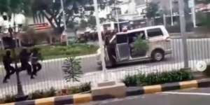 Viral Video Detik-Detik Ambulans Dikejar Polisi dan Ditembaki Gas Air Mata