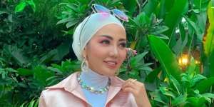 Dikira Perban, Hjiab Outfit Bella Shofie Tuai Komentar